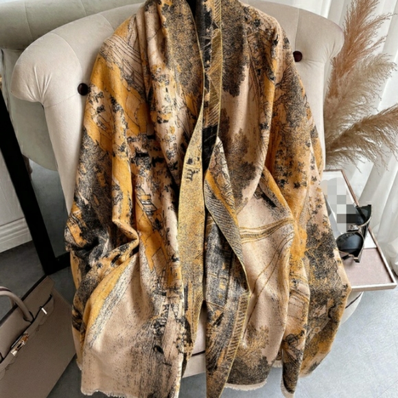 Elegant Cashmere Shawl - Picture 3 of 11